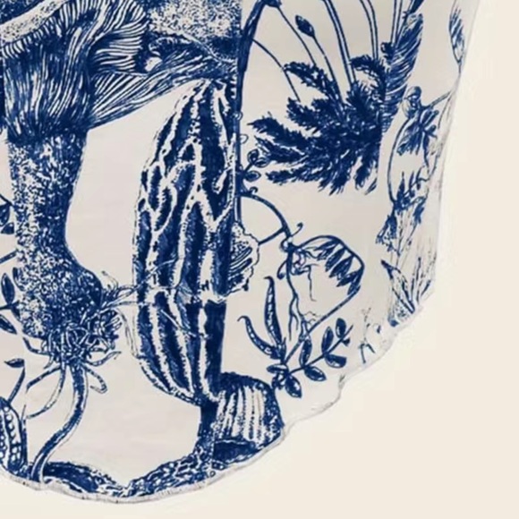 COPY - Royal Blue Dandelion print crop top! - Picture 4 of 5